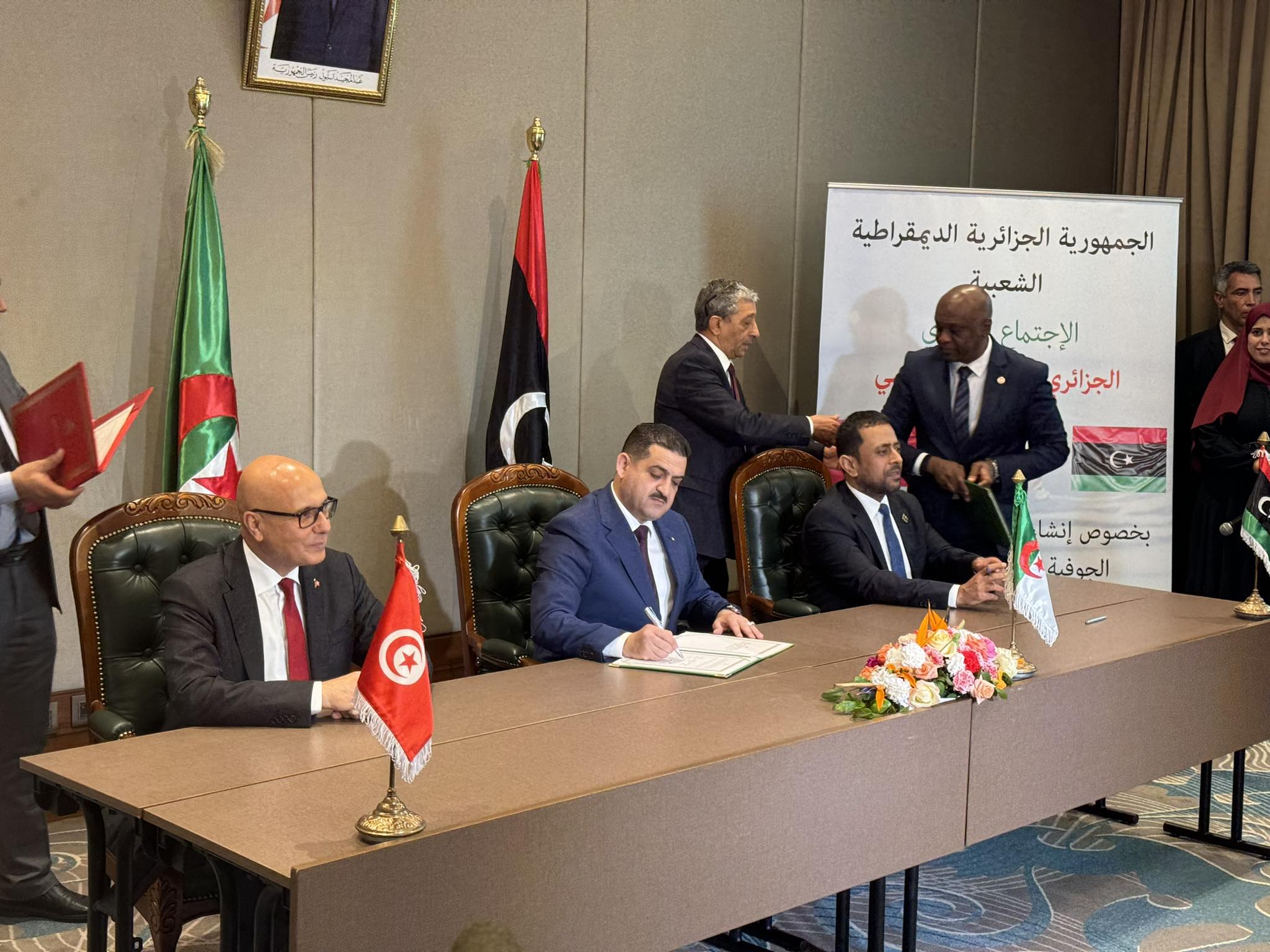 الجزائر-تونس-ليبيا: التوقيع على اتفاقية انشاء آلية تشاور حول ادارة المياه الجوفية المشتركة بالصحراء الشمالية